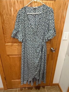 Chic Soul Navy Floral Wrap Midi Dress